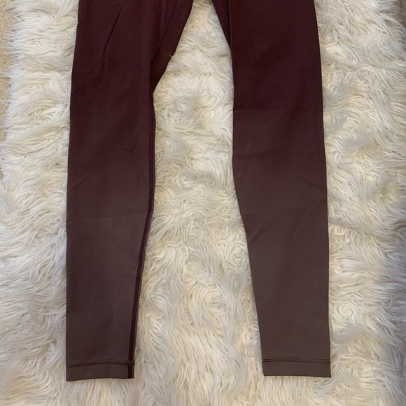 * SOLD * Lululemon Wunder Under Leggings - Picture 2 of 6